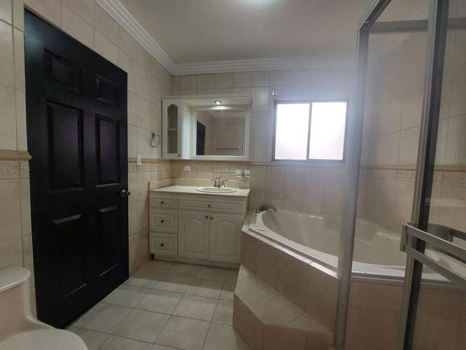 Casa independiente en venta en San Rafael de Escazú: 3 dormitorios, 2.5 baños y 200 m². - Imagen 13