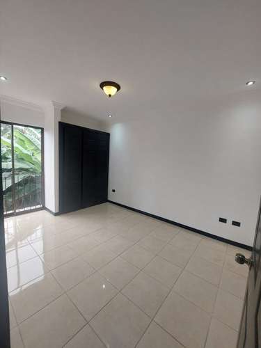 Casa independiente en venta en San Rafael de Escazú: 3 dormitorios, 2.5 baños y 200 m². - Imagen 8