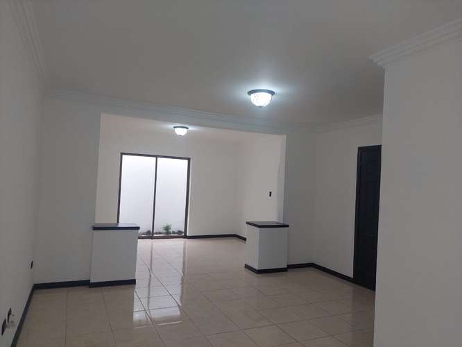 Casa independiente en venta en San Rafael de Escazú: 3 dormitorios, 2.5 baños y 200 m². - Imagen 3
