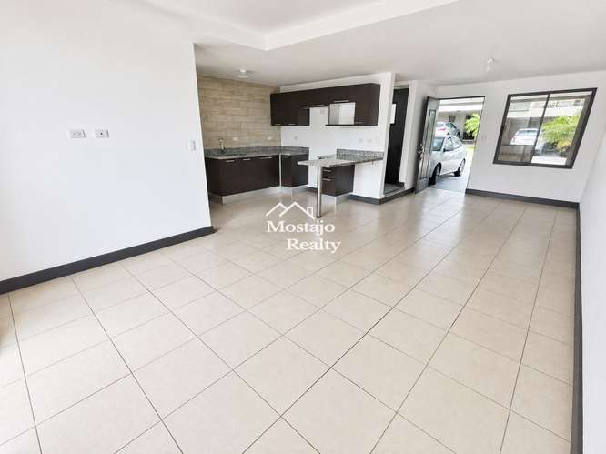¡REMATE BANCARIO! Casa en venta en Condominio Altavista, Ciudad Colón, Mora - Imagen 2