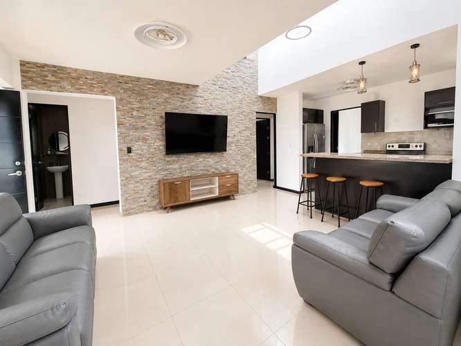 Venta de Casa en condominio Los Arcos, Heredia: 3 habitaciones, terraza y piscina- ambiente familiar