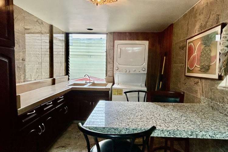 Se alquila amplio apartamento en edificio en Los Yoses, Montes de Oca - Imagen 5