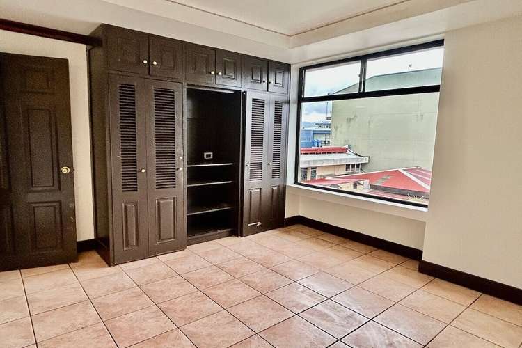 Se alquila amplio apartamento en edificio en Los Yoses, Montes de Oca - Imagen 6