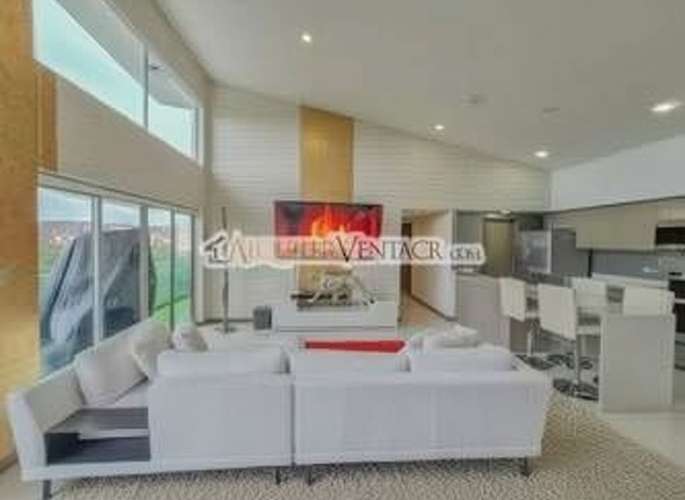 Lujoso Penthouse con vista y línea blanca en torre Paradisus Rohrmoser Pavas