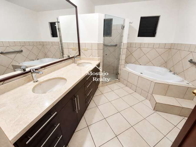 Alquiler de casa en Condominio, 4 habitaciones, 3.5 baños, Trejos Montealegre, Escazú - Imagen 12