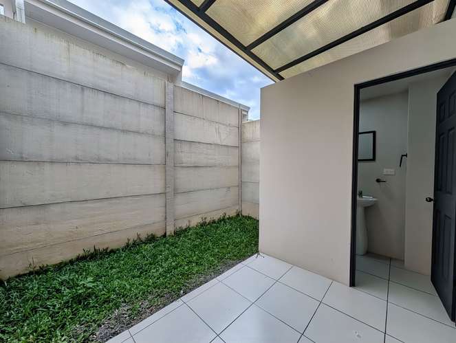 Alquiler de Casa en Condominio Nova, San Miguel de Desamparados | 2 Hab + Patio