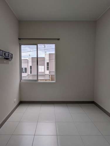 Alquiler de Casa en Condominio Nova, San Miguel de Desamparados | 2 Hab + Patio
