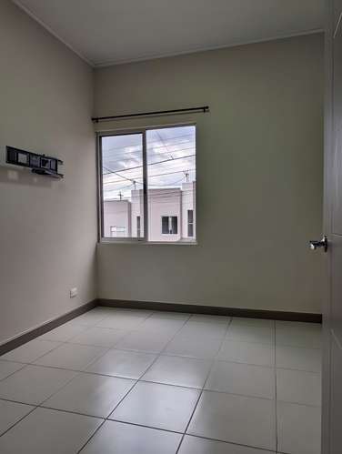Alquiler de Casa en Condominio Nova, San Miguel de Desamparados | 2 Hab + Patio