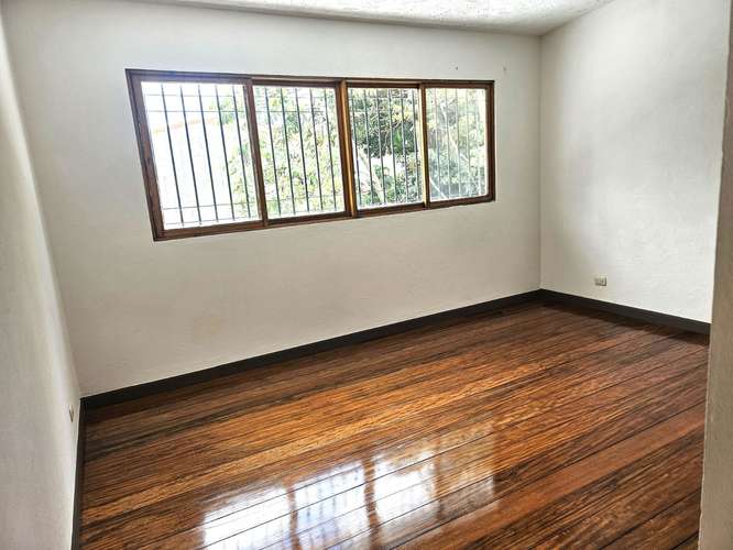 CASA COMERCIAL | 340 m² | USO DE SUELO COMERCIAL | 5 PARQUEOS