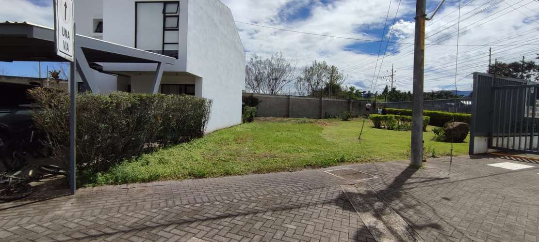Venta de oportunidad cómodo lote listo con planos de construcción Condominio Paraisoción  - Imagen 3