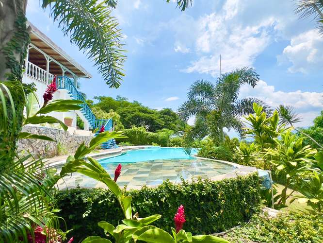 Santa Ana- Piscina Privada- Vista Espectacular- Independiente en Residencial  - Imagen 18