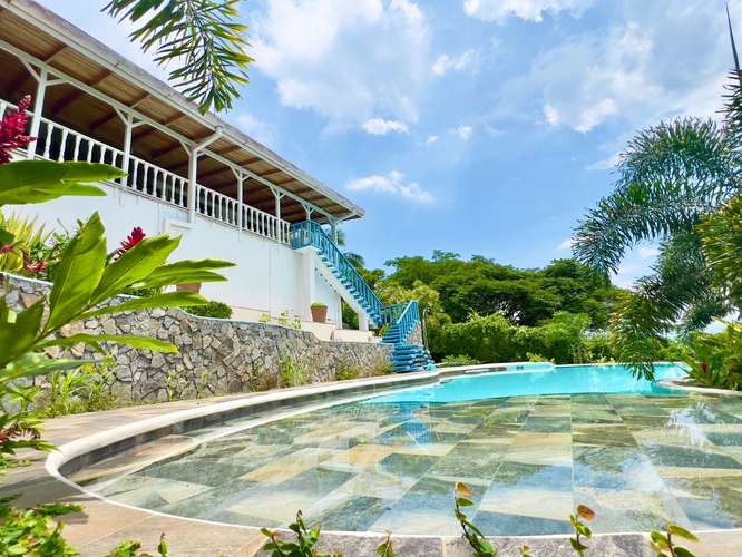 Santa Ana- Piscina Privada- Vista Espectacular- Independiente en Residencial  - Imagen 13