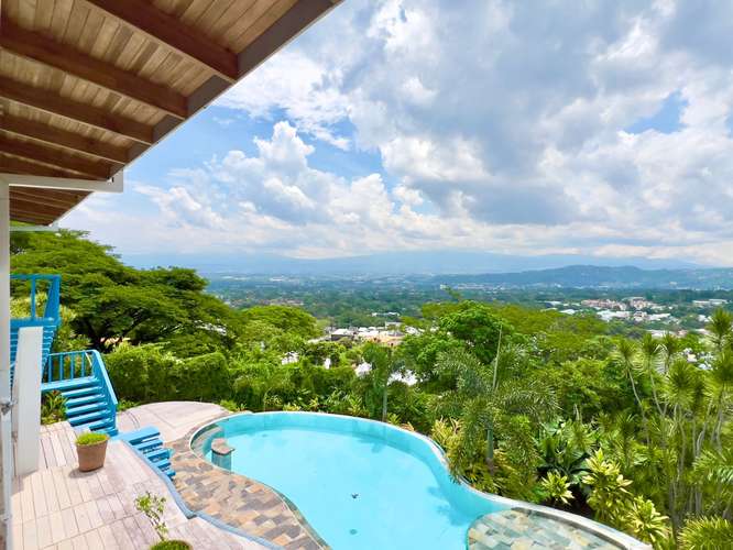Santa Ana- Piscina Privada- Vista Espectacular- Independiente en Residencial  - Imagen 16