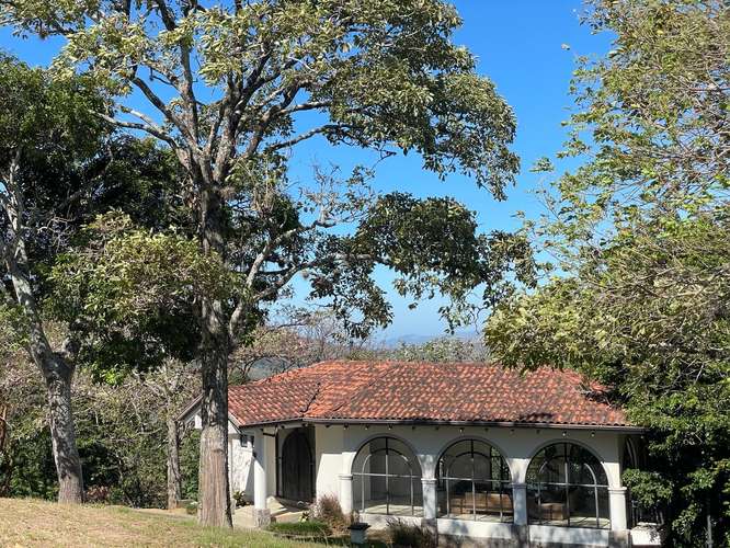 Lote en venta en condominio Piedades Santa Ana con vista a las montañas - Imagen 6