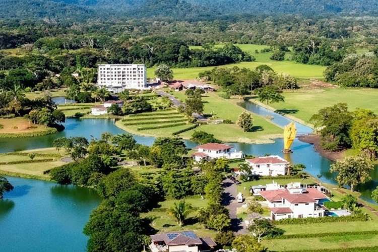 Venta lote en condominio Playa Hermosa Costa Rica Jacó - Imagen 2