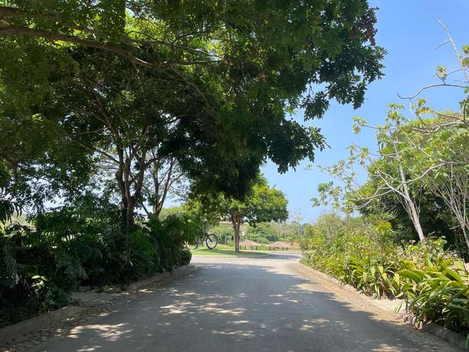 Venta lote en condominio Playa Hermosa Costa Rica Jacó - Imagen 10