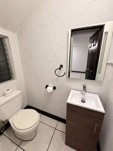 ALQUILER DE HERMOSA CASA POR REAL SANTAMARIA , ULLOA , HEREDIA , 3 HABITACIONES