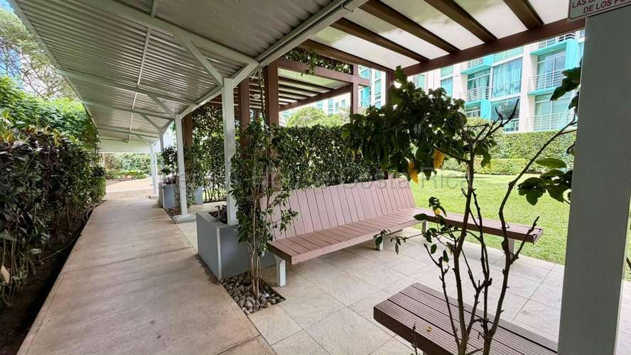 Apartamento moderno de 2 habitaciones en Eco Bambú Urbano, Hatillo: ideal para inversión y estilo de vida