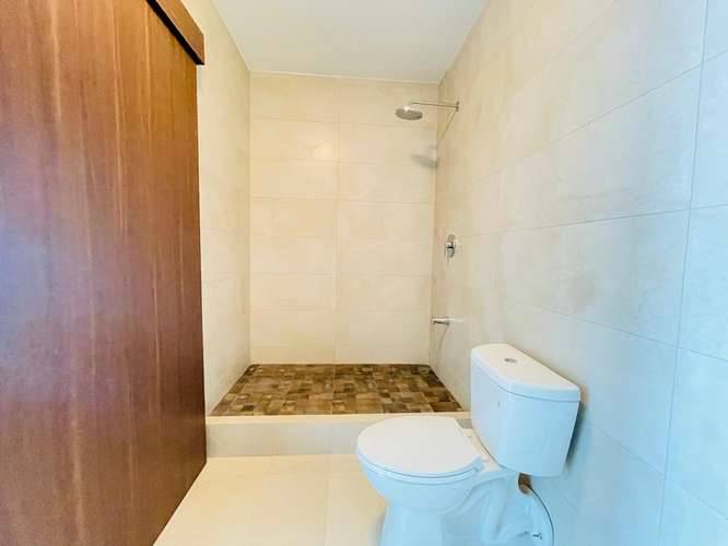 Apartamento moderno de 2 dormitorios en alquiler en primer piso en Escazú San José 