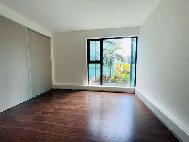 Apartamento moderno de 2 dormitorios en alquiler en primer piso en Escazú San José 