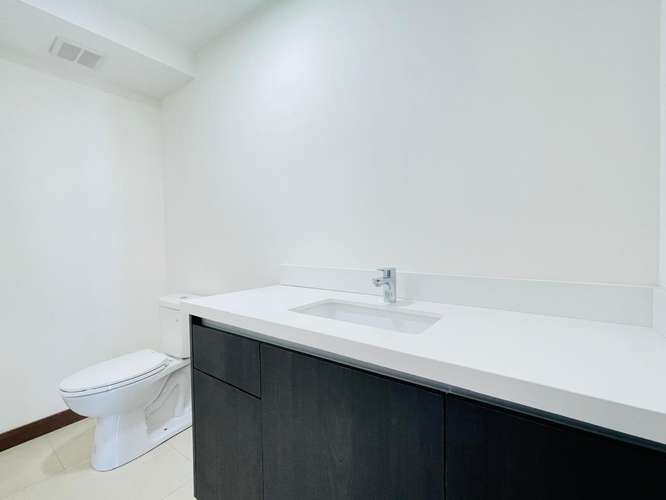 Apartamento moderno de 2 dormitorios en alquiler en primer piso en Escazú San José 