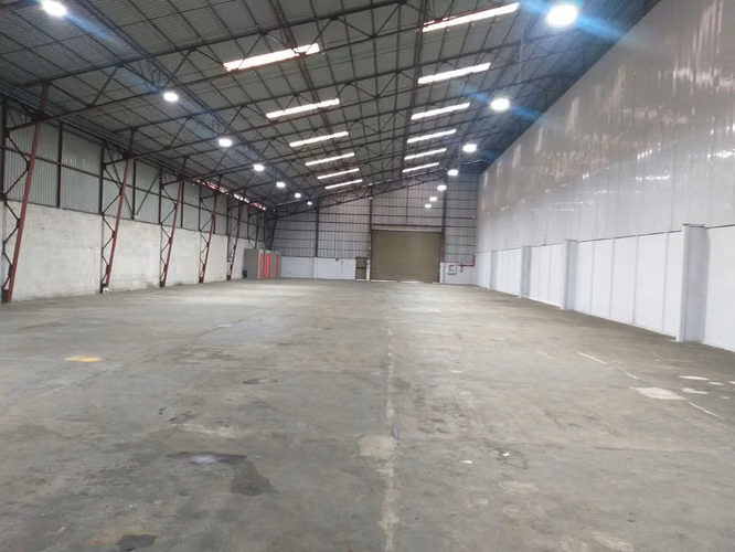 Bodega con Seguridad para Almacenamiento y Distribución en Tibas 