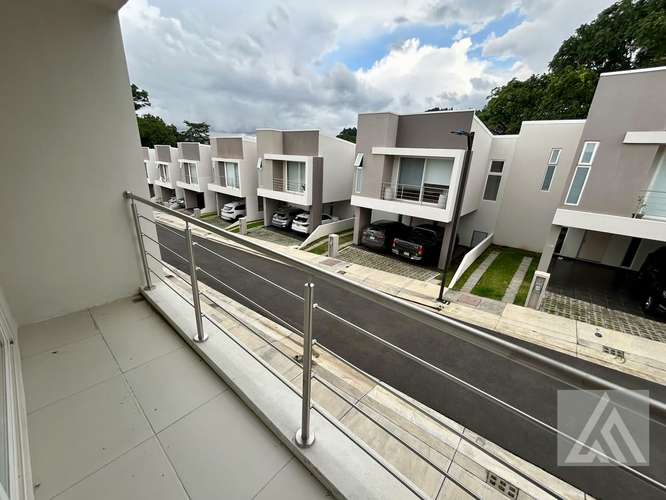 Hermosa casa en Rio Oro, Santa Ana, Condominio Nasara - Imagen 2