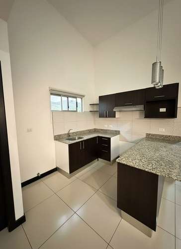 Apartamento de 3 habitaciones en alquiler en La Guácima, Condominio Los Príncipes: piscina y seguridad 24 horas - Imagen 2