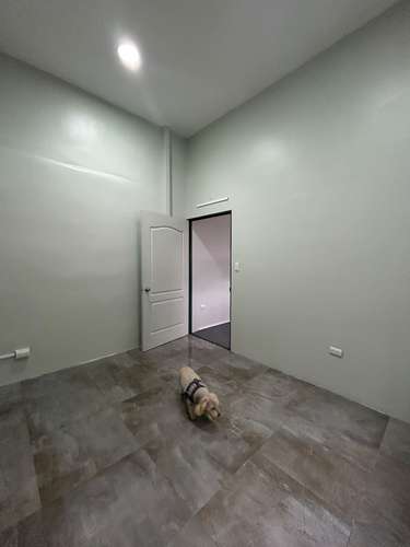 Oficina de 84 m² en Zona Industrial, equipada y con parqueo privado - Imagen 6