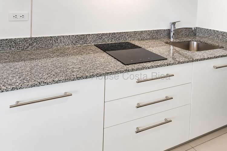 Apartamento amueblado en torre Ifreses, Curridabat: vive con estilo y amenidades exclusivas