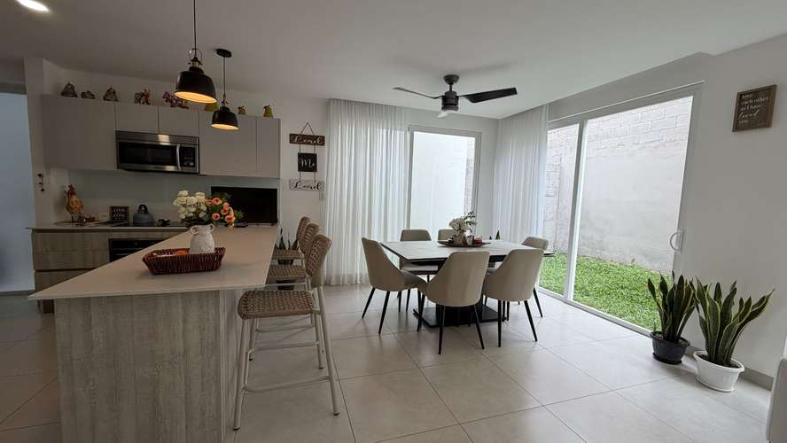 Casa en venta en Condominio Nasara, Piedades de Santa Ana | 3 habitaciones, patio y 3 parqueos - Imagen 13