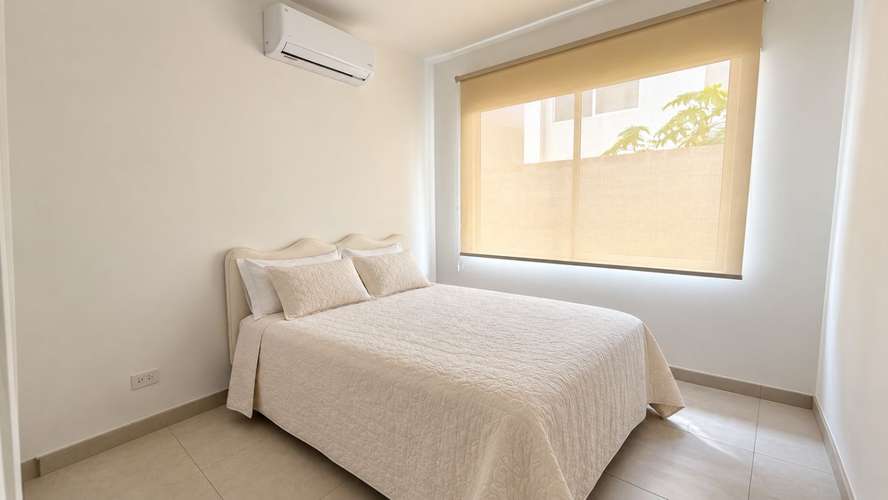Casa en venta en Condominio Nasara, Piedades de Santa Ana | 3 habitaciones, patio y 3 parqueos - Imagen 2