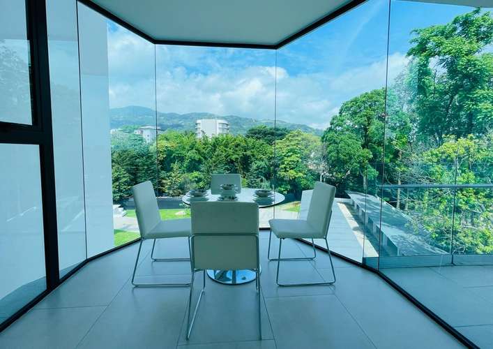 Apartamento moderno en San Rafael, Escazú, con vistas panorámicas y amplios espacios