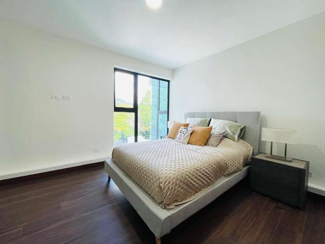 Apartamento moderno en San Rafael, Escazú, con vistas panorámicas y amplios espacios