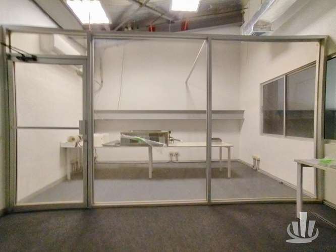 Local Comercial con Oficinas y Bodega en Venta | Junto a Porcelanosa - Imagen 14