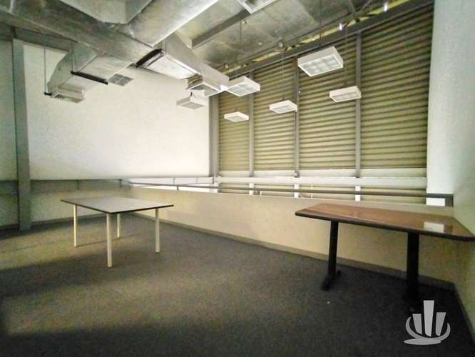 Local Comercial con Oficinas y Bodega en Venta | Junto a Porcelanosa - Imagen 11