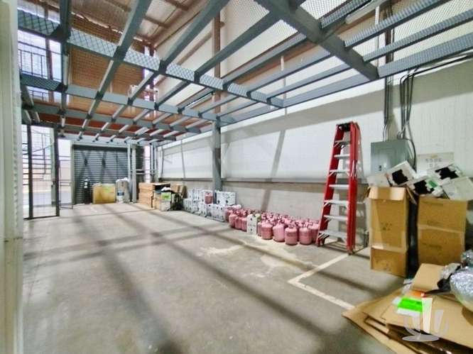 Local Comercial con Oficinas y Bodega en Venta | Junto a Porcelanosa - Imagen 20