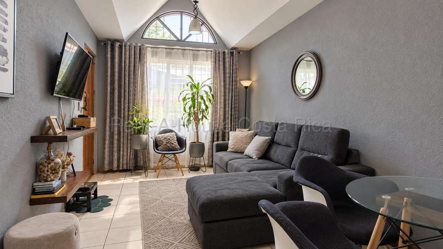 Venta de casa un nivel en las Luisas Zapote - Imagen 11