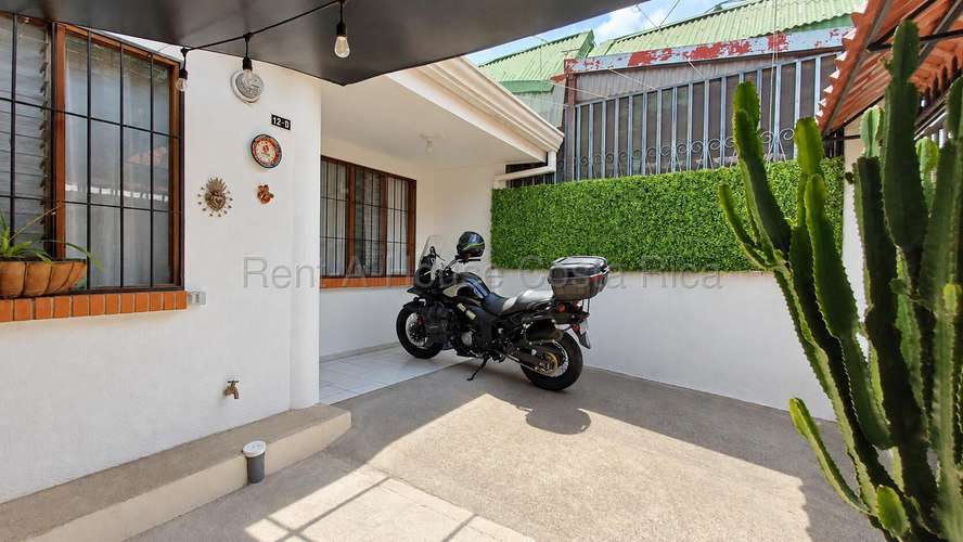 Venta de casa un nivel en las Luisas Zapote - Imagen 9