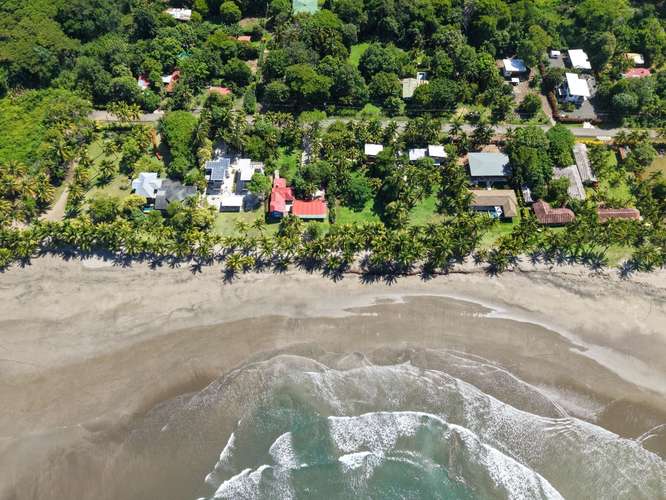 Alquiler vacacional casa de 4 dormitorios con piscina y frente al mar Playa San Miguel en Nandayure, Guanacaste