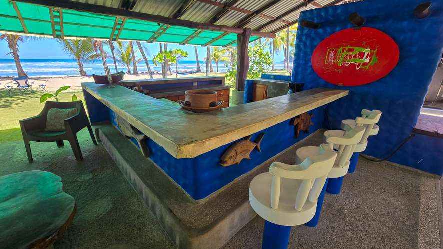 Alquiler vacacional casa de 4 dormitorios con piscina y frente al mar Playa San Miguel en Nandayure, Guanacaste