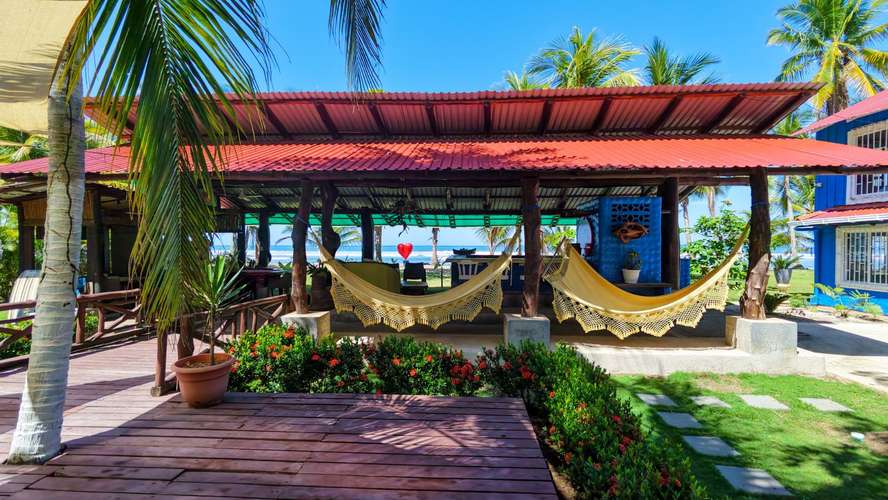 Alquiler vacacional casa de 4 dormitorios con piscina y frente al mar Playa San Miguel en Nandayure, Guanacaste