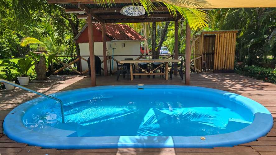 Alquiler vacacional casa de 4 dormitorios con piscina y frente al mar Playa San Miguel en Nandayure, Guanacaste