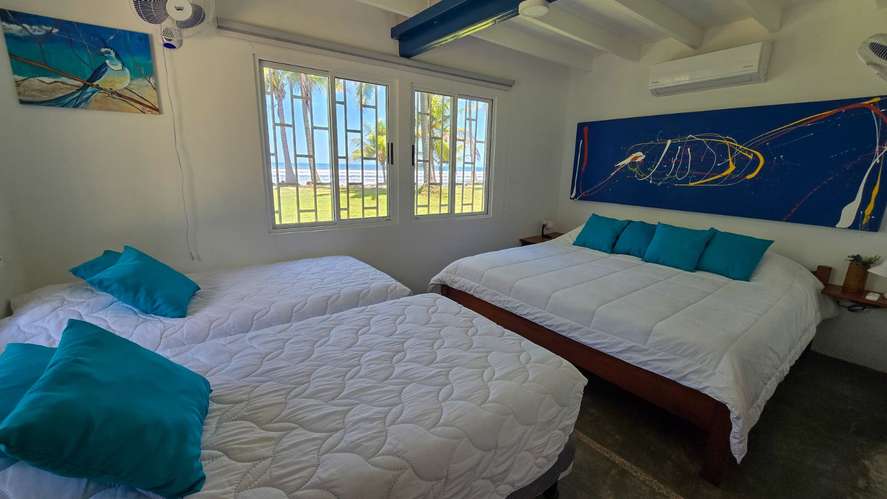 Alquiler vacacional casa de 4 dormitorios con piscina y frente al mar Playa San Miguel en Nandayure, Guanacaste