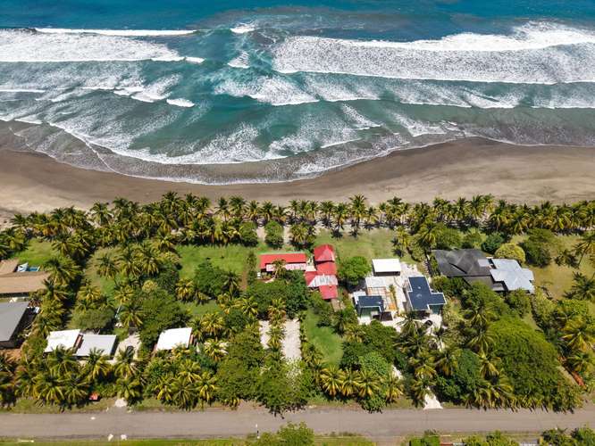 Alquiler vacacional casa de 4 dormitorios con piscina y frente al mar Playa San Miguel en Nandayure, Guanacaste