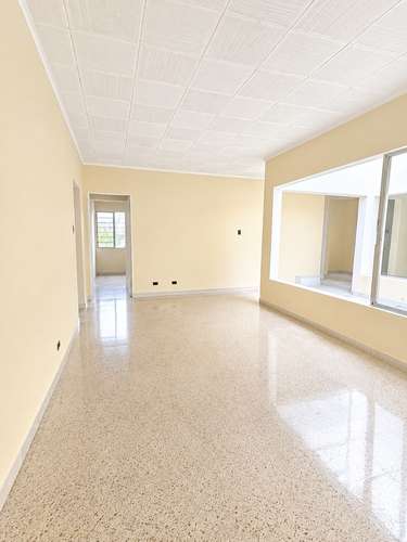 Propiedad de uso mixto de 685.71 m² en Hospital San José Capital