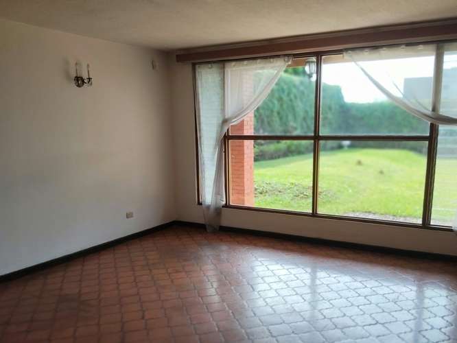 Casa Amplia cerca de UCR y Mall San Pedro - Imagen 3