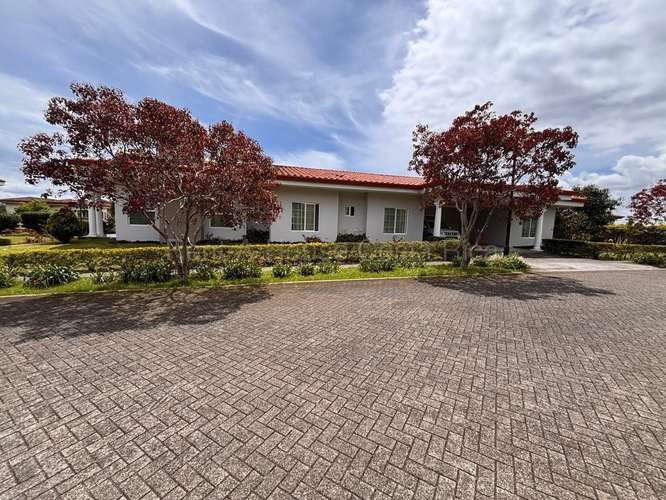 Elegancia y confort en exclusivo condominio de San Isidro de Heredia - Imagen 12