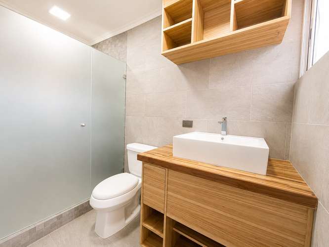 Amplia y hermosa casa en Residencial Santa Lucía - Imagen 15