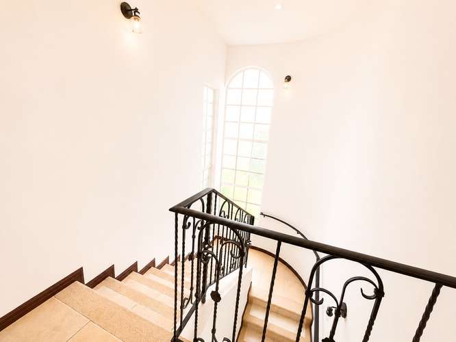 Amplia y hermosa casa en Residencial Santa Lucía - Imagen 12